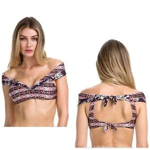 *NWT* Women's BECCA Socialite Portrait Bikini Top